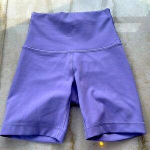 Lululemon Wunder Train High-Rise 6”
NWOT/ never worn